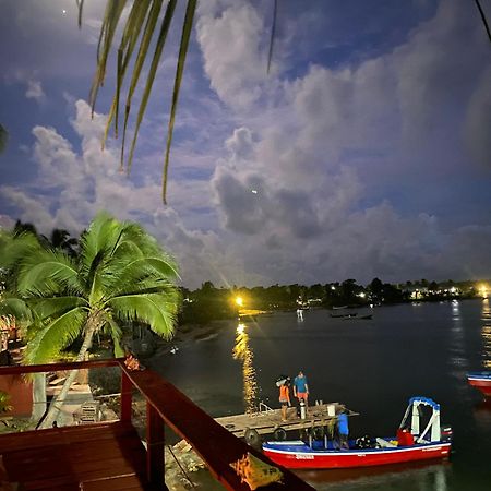 Las Palmeras Oceanview Hotel And Dive Center Литтл-Корн-Айленд Экстерьер фото