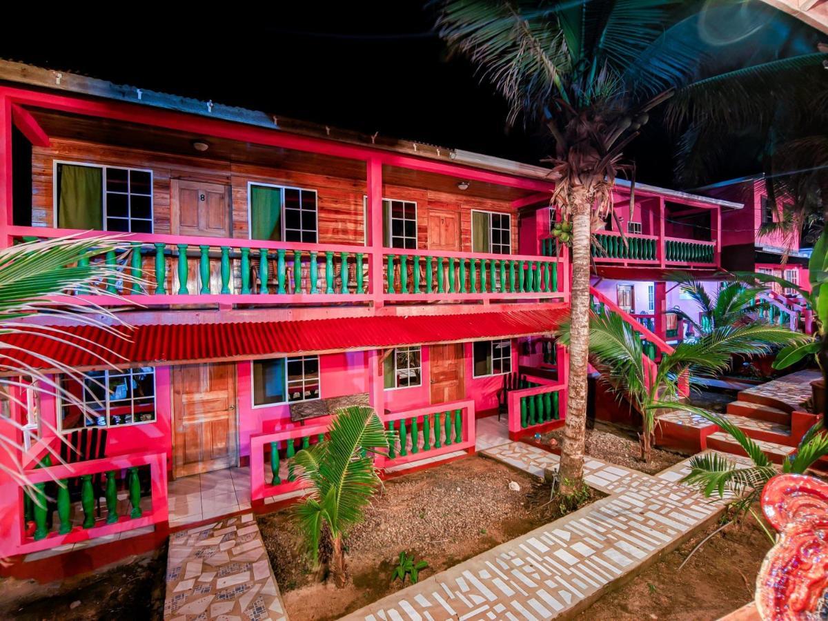 Las Palmeras Oceanview Hotel And Dive Center Литтл-Корн-Айленд Экстерьер фото