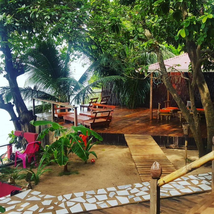 Las Palmeras Oceanview Hotel And Dive Center Литтл-Корн-Айленд Экстерьер фото